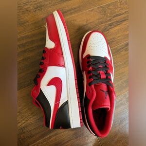 NEW!  Jordan 1 Low Bred Toe